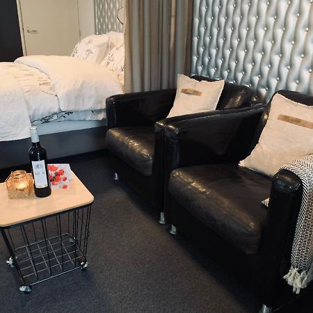 Bed & Breakfast "Aan De Banis" レイッセン エクステリア 写真