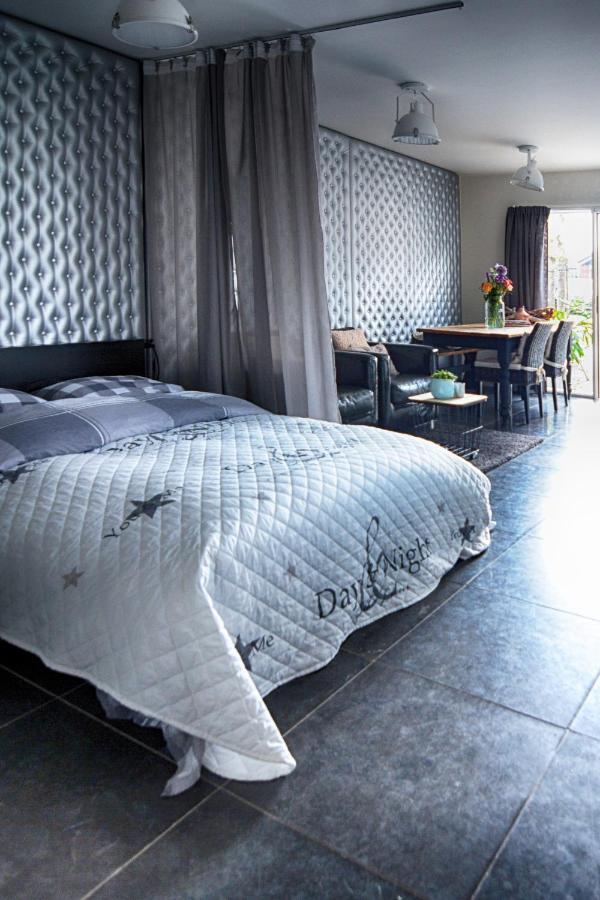 Bed & Breakfast "Aan De Banis" レイッセン エクステリア 写真