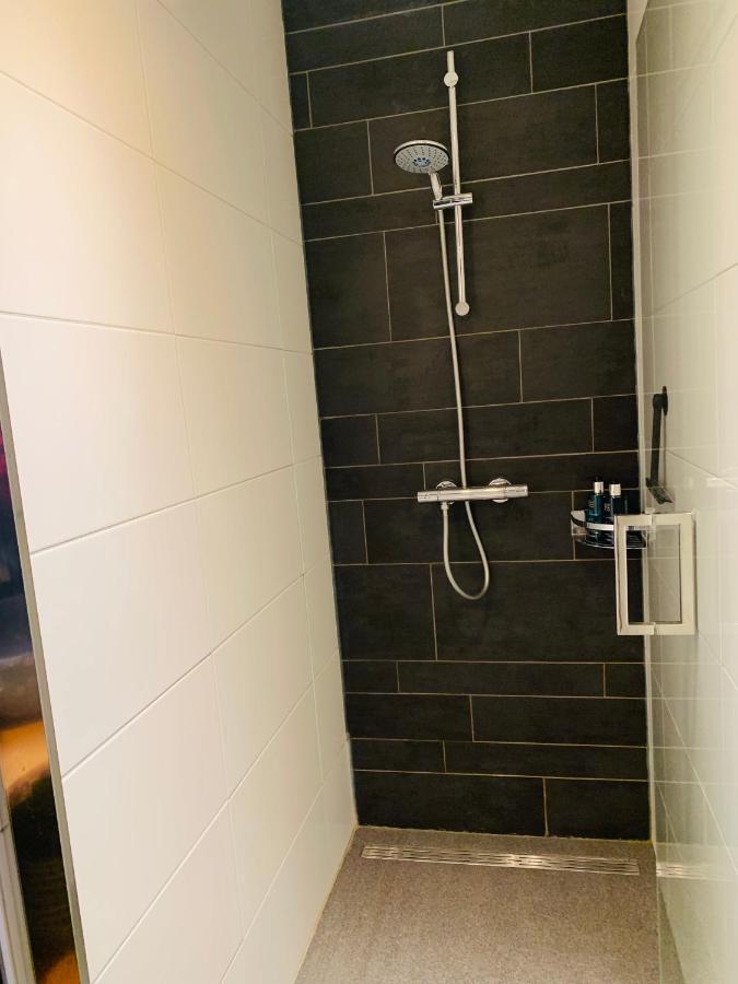 Bed & Breakfast "Aan De Banis" レイッセン エクステリア 写真
